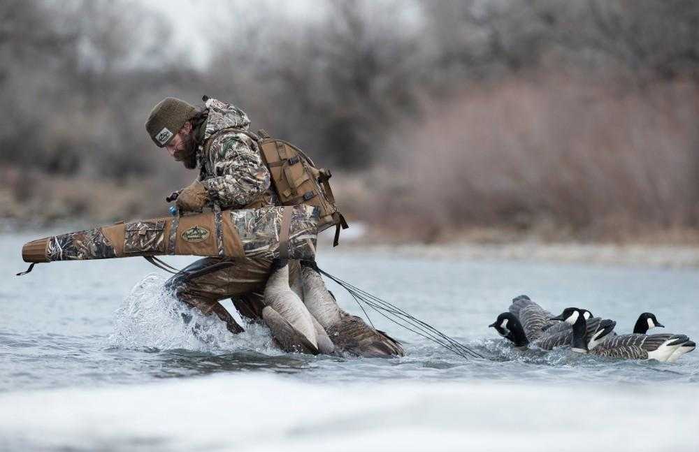 092-5-Full-Choke-Floating-Gun-Case-Lifestyle-Image-1